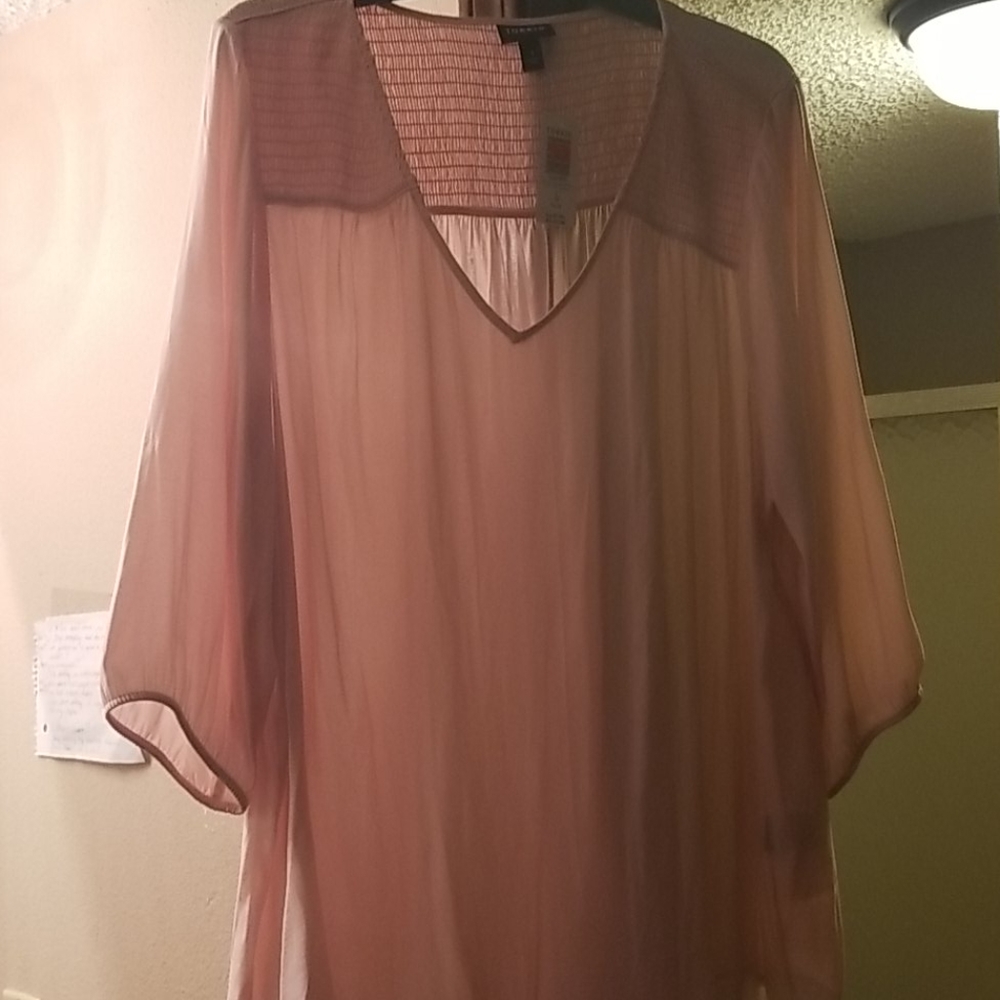 Pretty pink new with tags Torrid blouse. - Picture 3 of 3